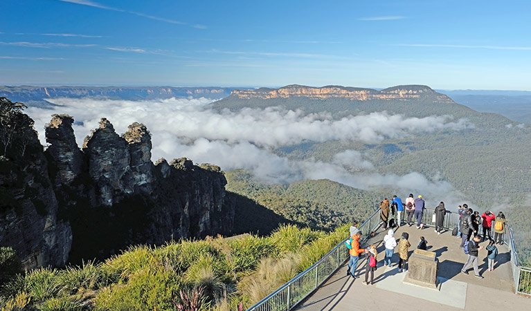 Echo Point Lookout overlooking the Three Sisters in Blue Mountains
